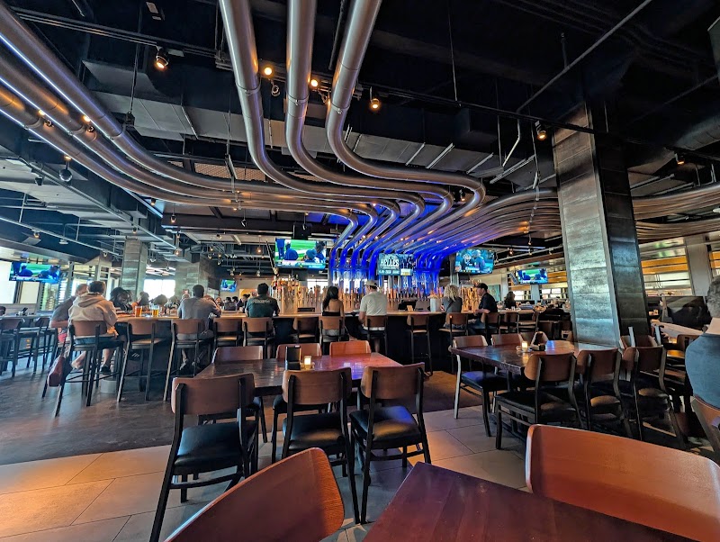 Yard House β photo 3