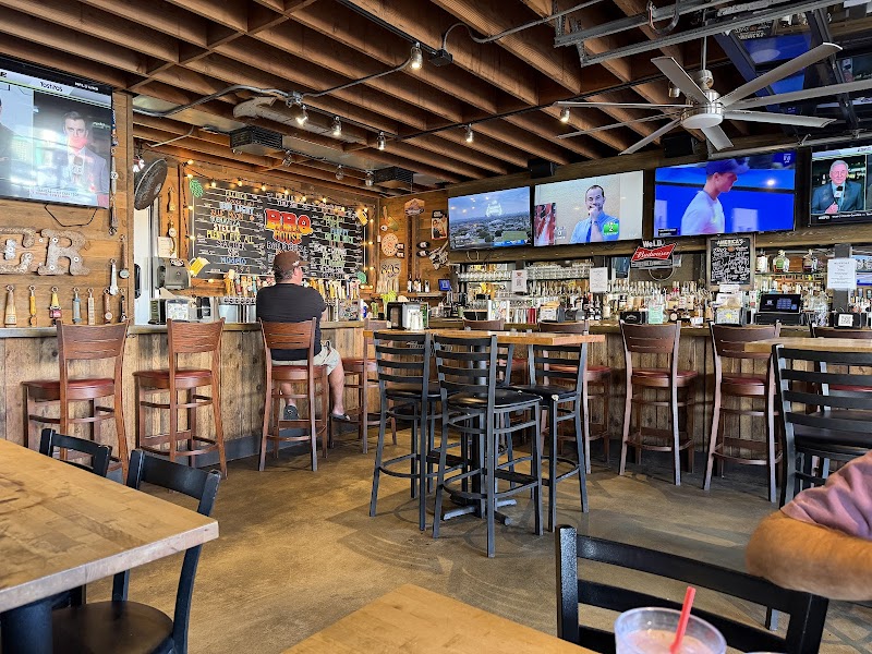 BBQ House Bar & Grill — photo 4